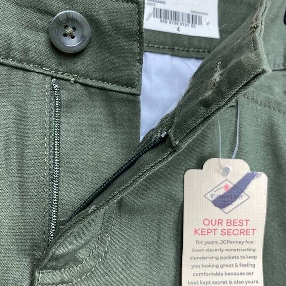 New St. John's Bay Women Oregano Color Mid Rise Flat Front Capri Pants Size 4 - Picture 4 of 4